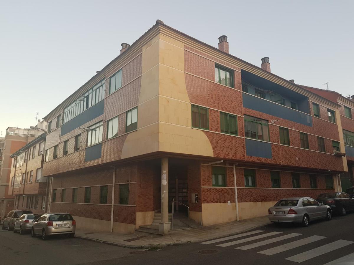Апартаменты Www Goyahospitales Es Леон Экстерьер фото